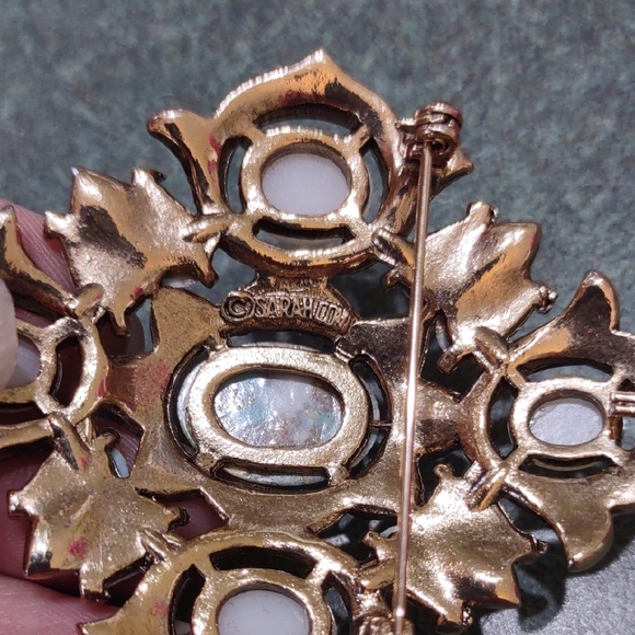 Vintage Sarah Coventry Gold ToneRemembrance Brooch Faux Turquois and Pearl - Picture 4 of 7